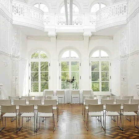 Szálloda Schloss Weimar 3*