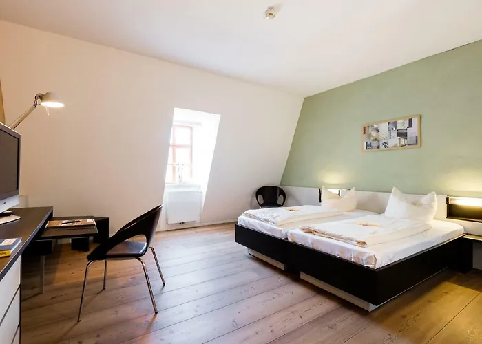 Schloss Weimar 3* Ettersburg